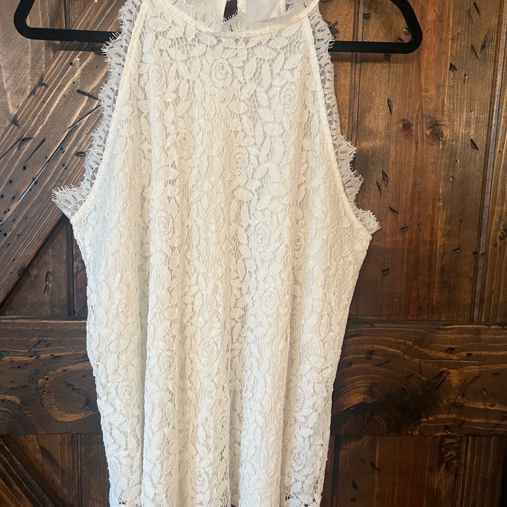 Elegant White Lace Sleeveless Top